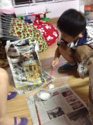 艺术创想 - 相框，垃圾桶，头带，康乃馨，手指